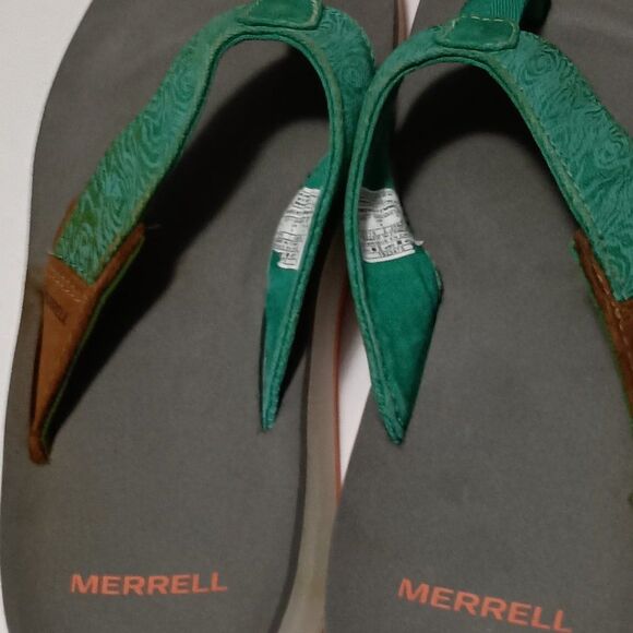 MERRELL Flip Flops, Grey and Green, Size 6 - Picture 3 of 6